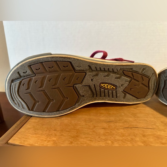KEEN Paisley purple/pink old school canvas sneaker look!SUPER COOL!! $39  W 9 - Picture 4 of 9